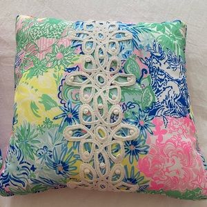 Lilly Pulitzer Set of 2 pillows